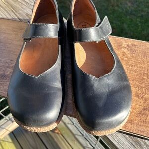 Taos Footwear Black Mary Jane Shoes